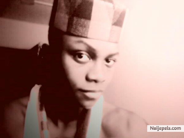 I am a fun loving conversationalist,be my friend,I love pwetti gurlz... - click for next photo