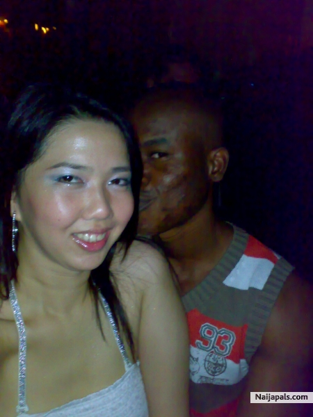 naughty black guy - click for next photo