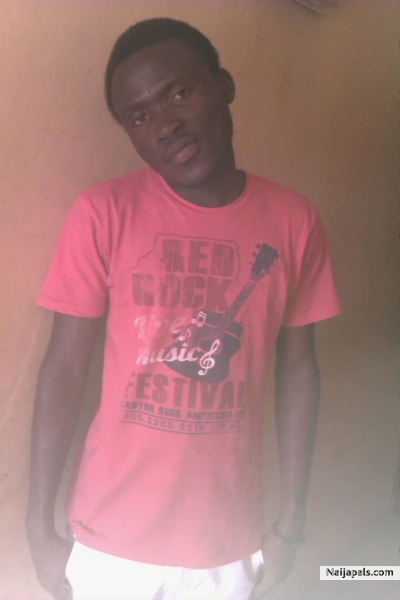 Hi, my name is Nana Yaw Boakye Yiadom, I' m cool, I' m a single I' m simple, and I like to chat or talk with u - click for next photo