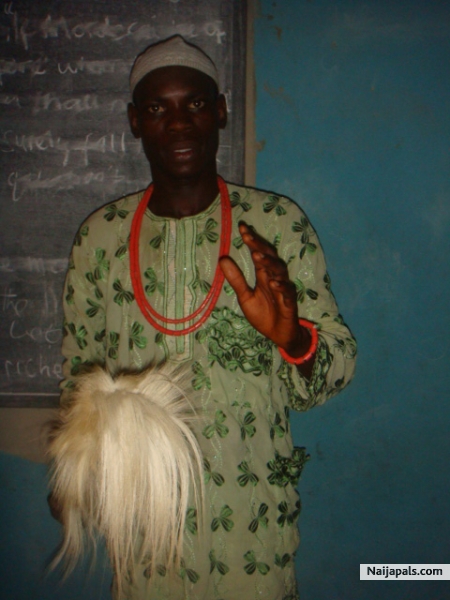 OLUDARE THE KING - click for next photo