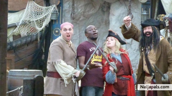 more jolly!!!..less fight. - click for next photo