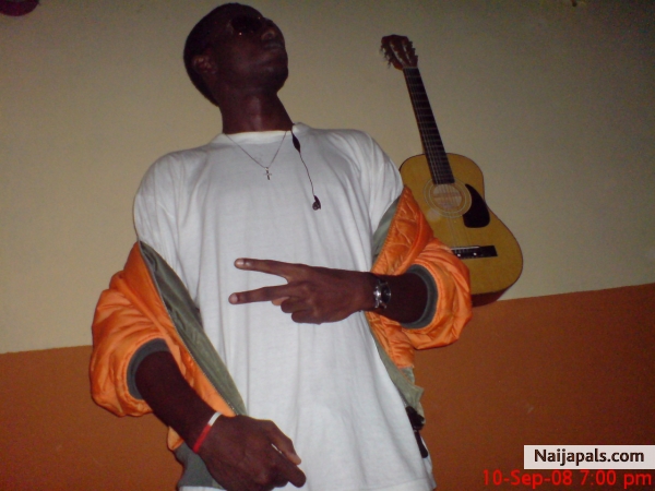 DJ Sean - click for next photo