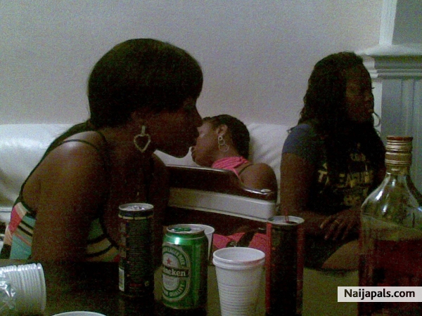 Mi party gals gettin wasted!! - click for next photo