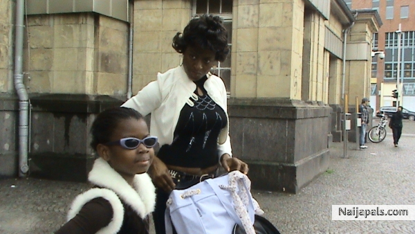  - click for next photo