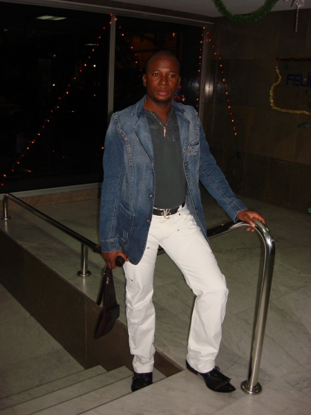 - click for next photo