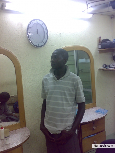 looking 4 friend - click for next photo