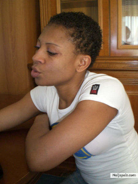 AT HOME......CHILLIN - click for next photo