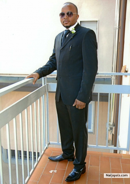  - click for next photo