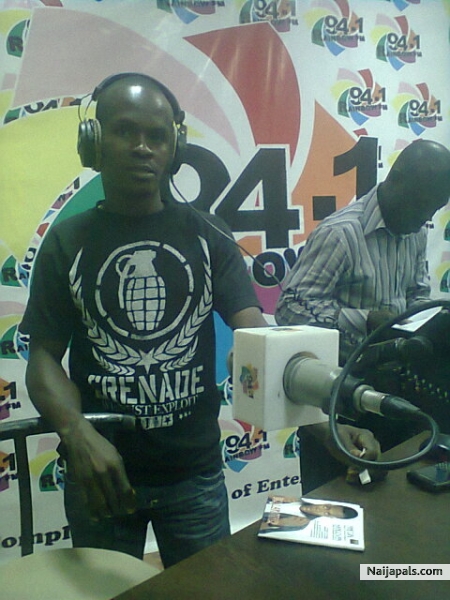 Doing ma tinz - click for next photo