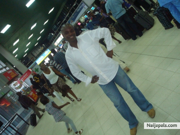 Me @ d Airport - click for next photo