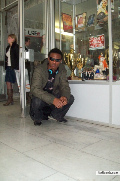  - click for next photo