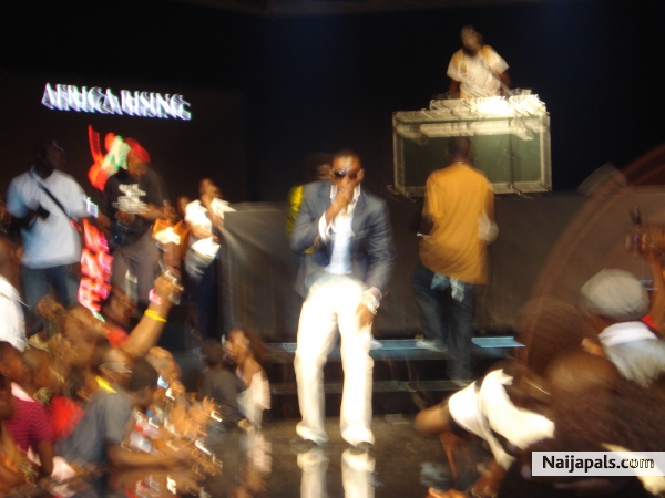 9ice on stage at the Fashion show - click for next photo