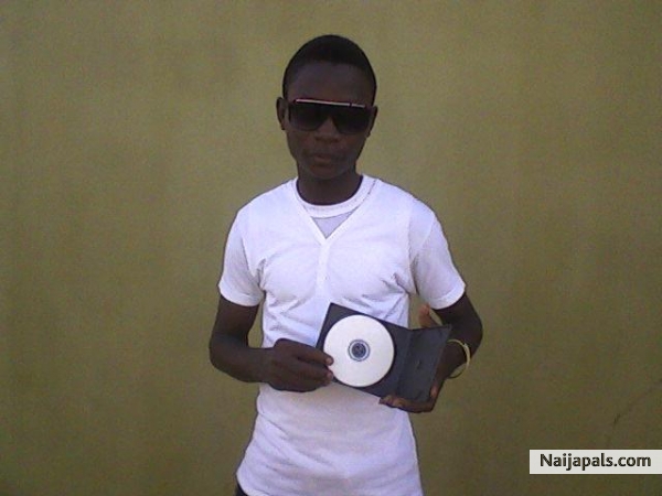 i love music - click for next photo