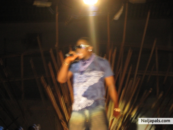cyrus on stage - click for next photo