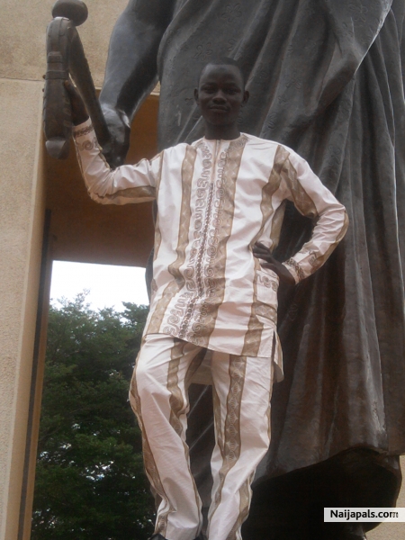  - click for next photo