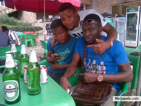 chillin wit pals - click for next photo
