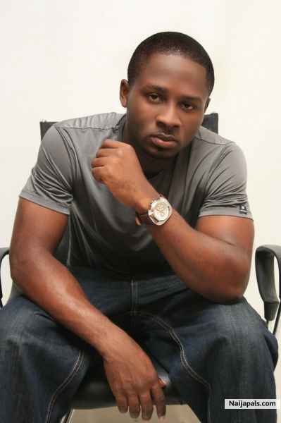 MO WIZZLE a.k.a young officer - click for next photo