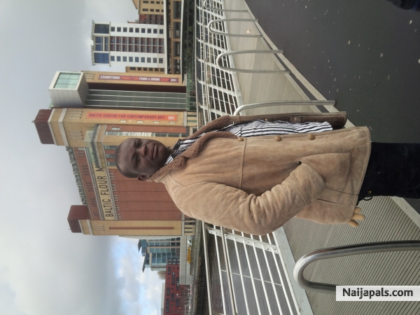 kenny22 in uk - click for next photo