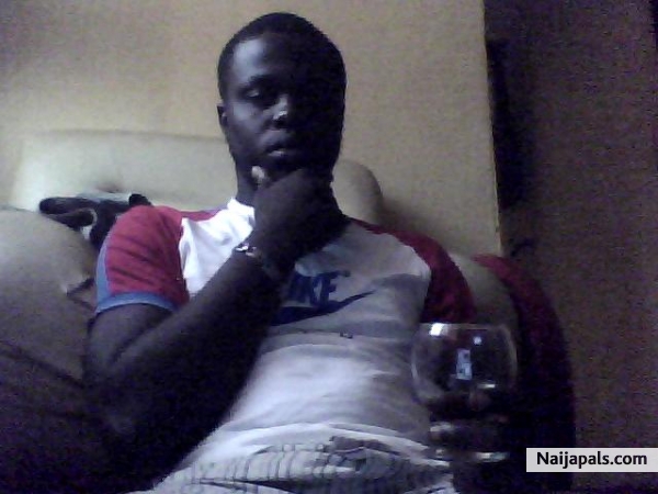 just chillin in my crib - click for next photo