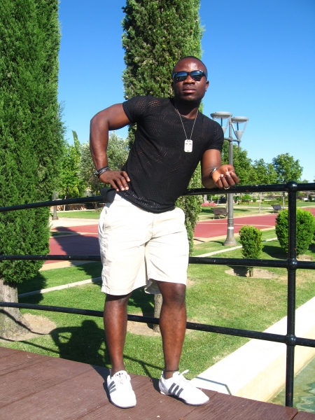  - click for next photo