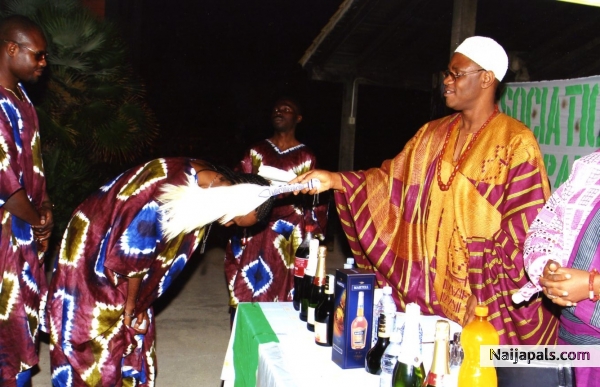 OBA PRAYING FOR ME IN ITALY - click for next photo