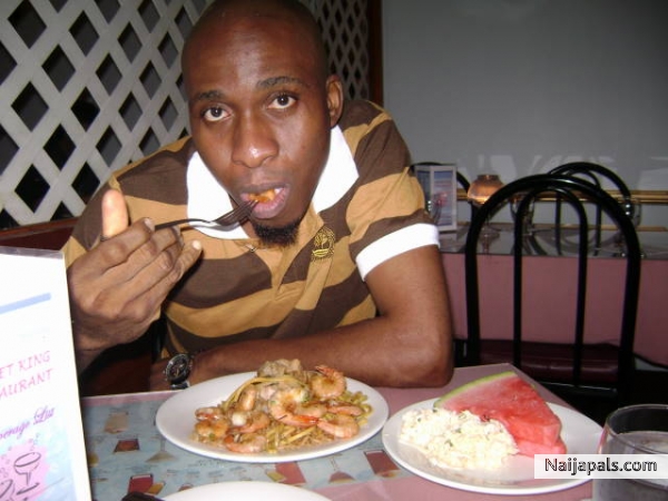 @james eating - click for next photo