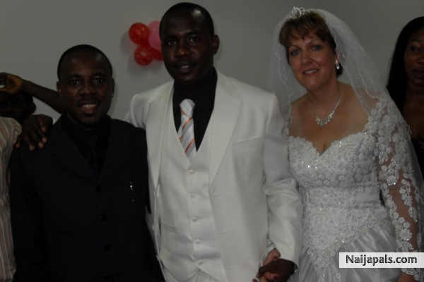 In a friend' s weeding. - click for next photo
