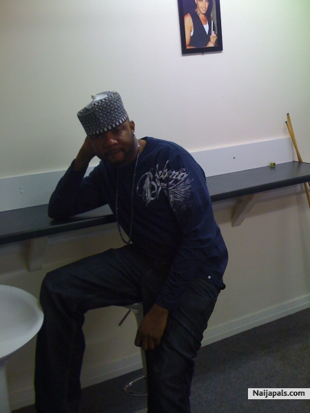 Kenzola Himself - click for next photo