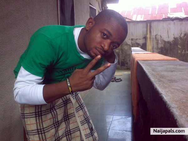 Keepin it Real...Green N White.. - click for next photo