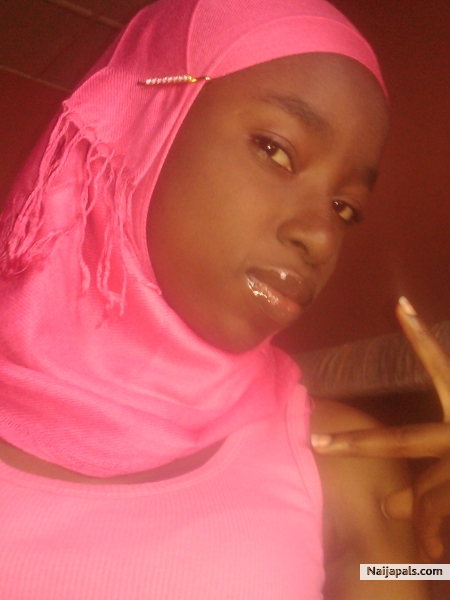 swaglicious babe - click for next photo
