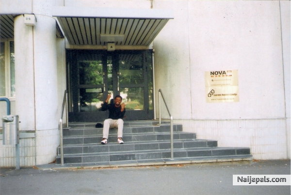  - click for next photo