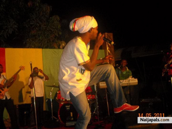 wajudah live @ M Lounge port harco - click for next photo
