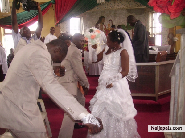 IJO NBE LESE MI OO,MAJO - click for next photo