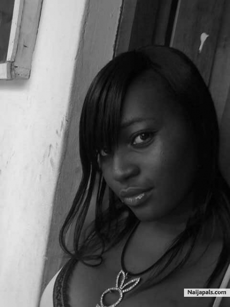 Angel Dami - click for next photo