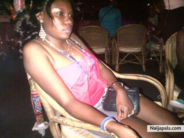 at Climax bar on d Nile - click for next photo