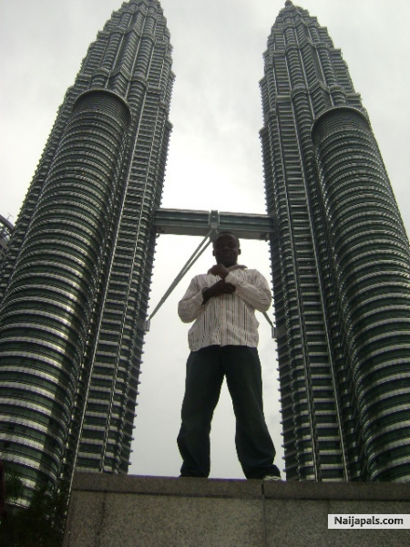 world 2nd tallest building - click for next photo