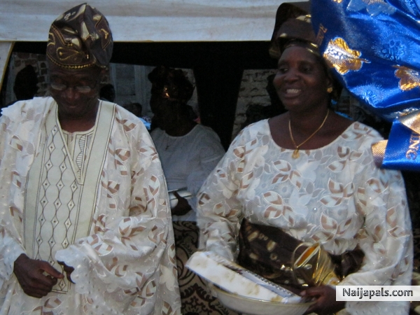 dad n mum - click for next photo