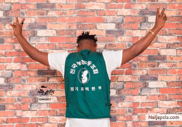 Easy Money promo - click for next photo