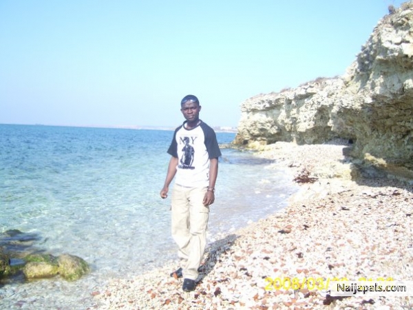  - click for next photo