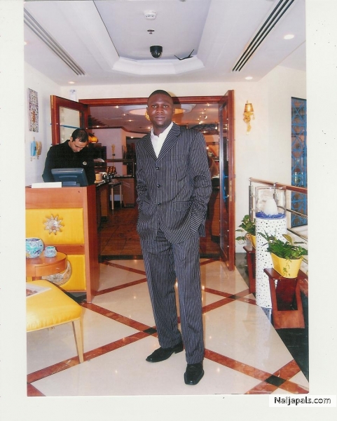  - click for next photo