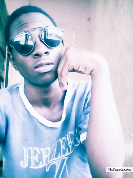 Blurth Boy001 - click for next photo
