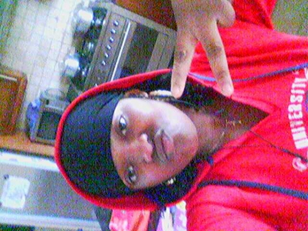 moi lukin gangsta - click for next photo