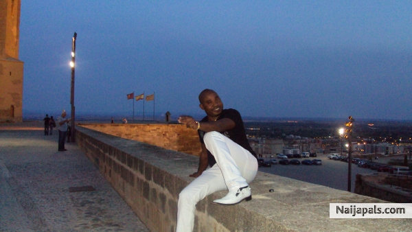  - click for next photo