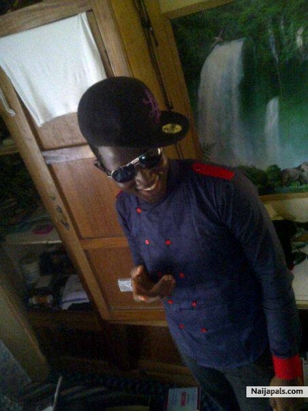 lukin gud - click for next photo