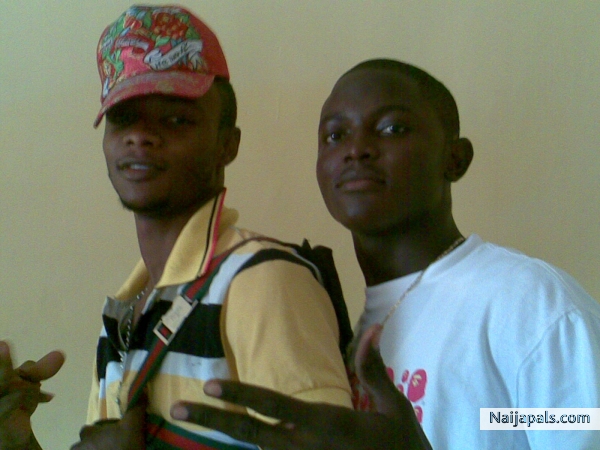 I' m da on in the white tee - click for next photo