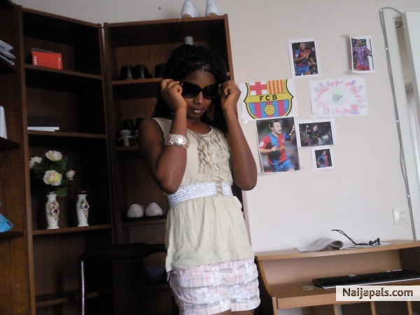 hahhahahha gettin ready for a party - click for next photo