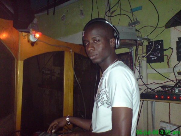 zee - click for next photo