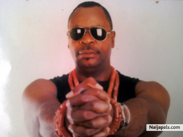 BABAWELO the sweet melody man - click for next photo