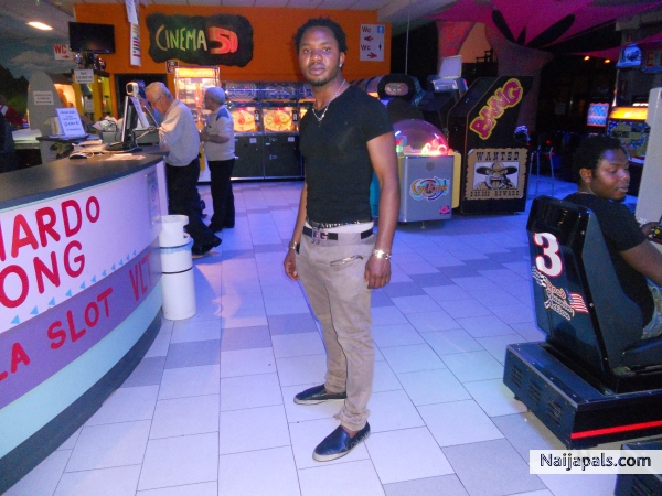  - click for next photo