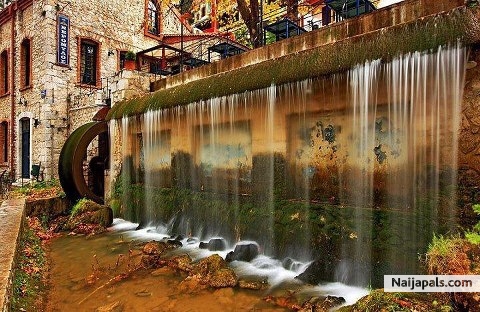  - click for next photo